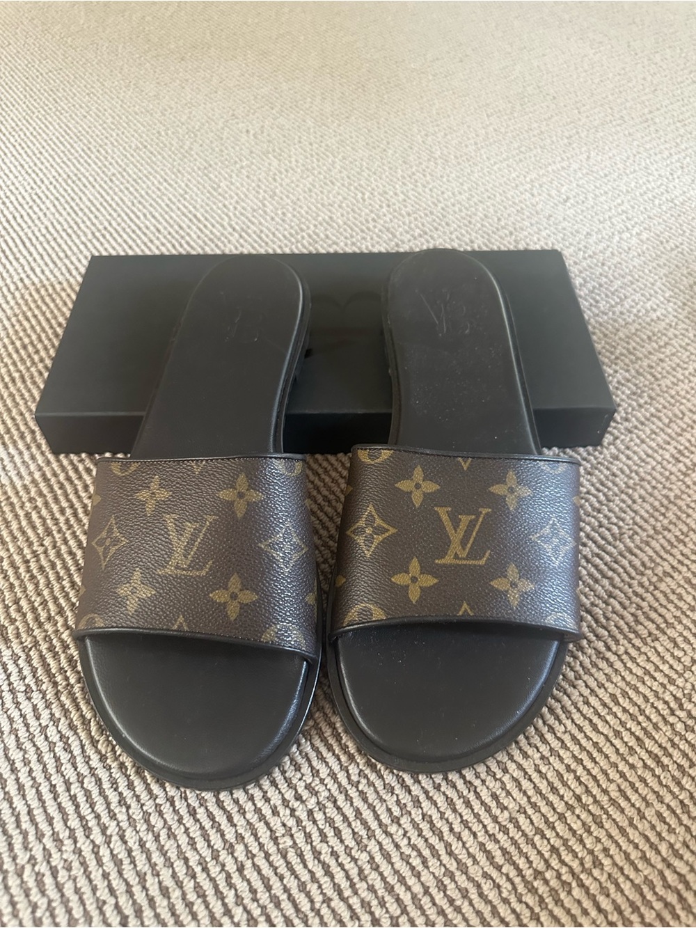Shoes - Slides